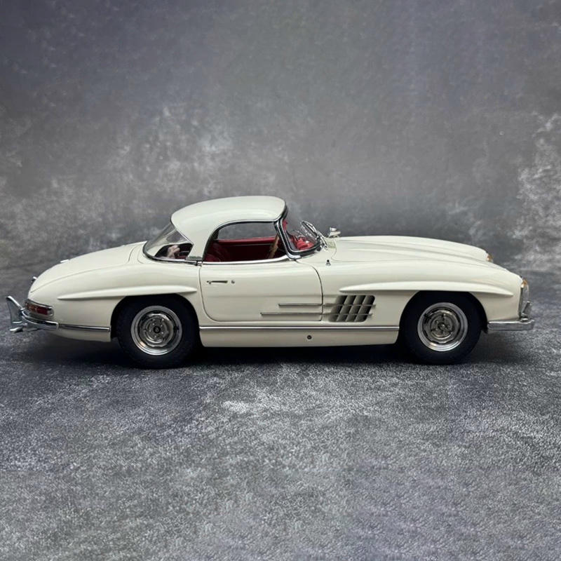 CMC 1:18 Mercedes-Benz 300SL Roadster Coupe Diecast Model