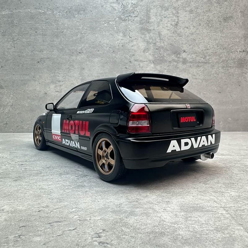 MotorHelix 1:18 Honda Civic Type R EK9 Diecast Model