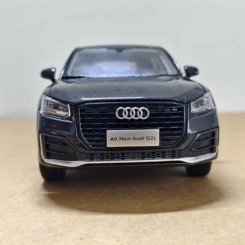 1:18 Audi Q2L Diecast Model Car