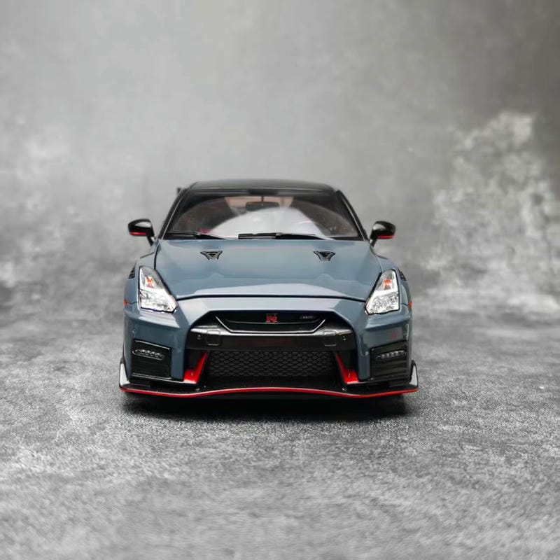 PUADI Nissan GT-R NISMO R35 2022 1:18 Alloy Diecast Model Car