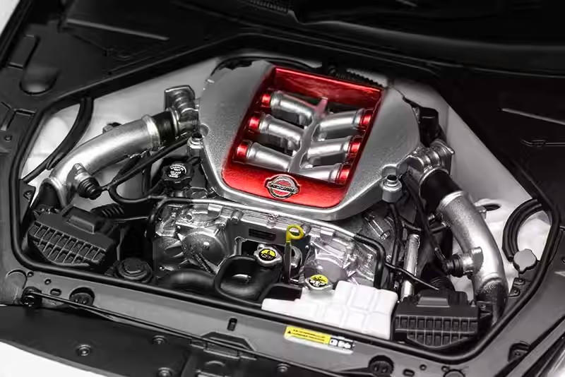 MotorHelix 1:18 Nissan GT-R (R35) Track Edition