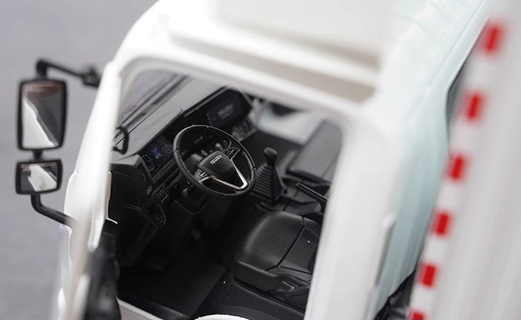 Original 1:18 Isuzu ES Diecast Model Car