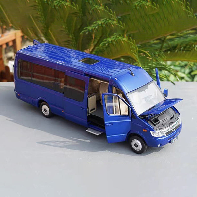 1:24 Yangtze Yisheng (e.Glory) Alloy Bus Model with Lights