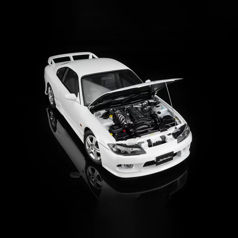 MOTORHELIX 1:18 Nissan Silvia S15 Spec-R Aero 1999 Diecast Model-JDM