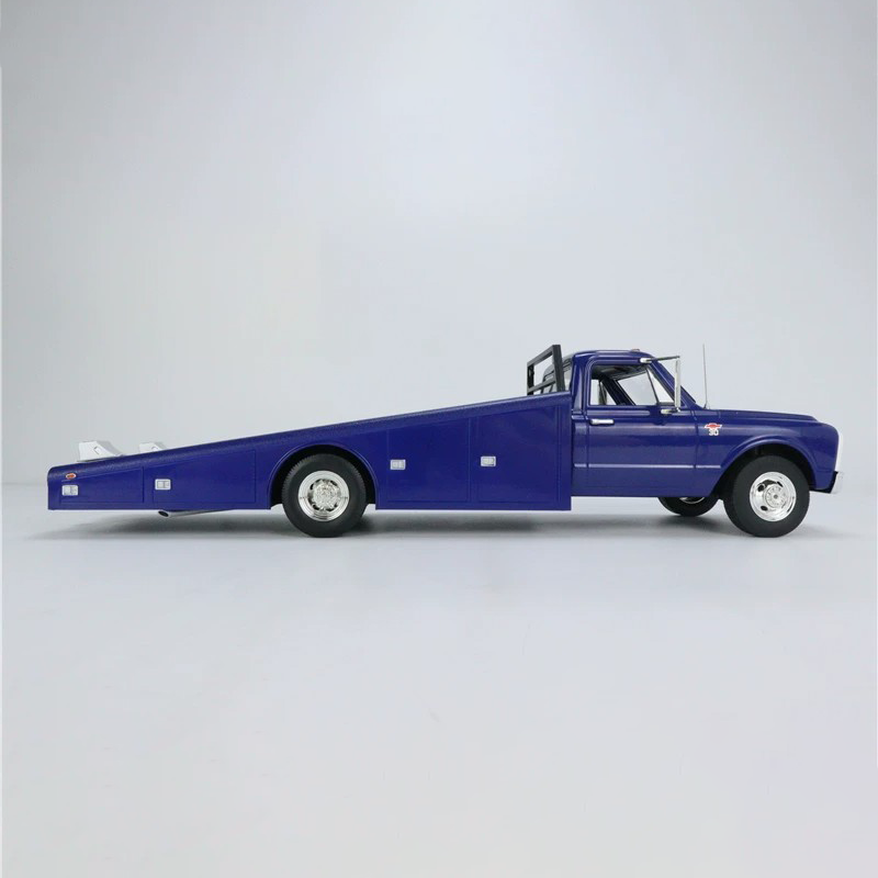 ACME 1:18 1967 Chevrolet C-30 Ramp Truck Diecast Model