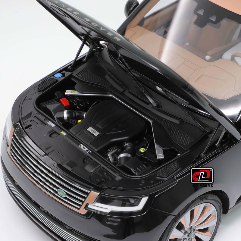 LCD 1:18 Range Rover SV 2022 Diecast Model