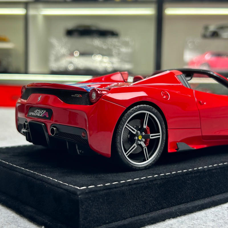 HH Model 1:18 Ferrari 458 Speciale Resin Model Car
