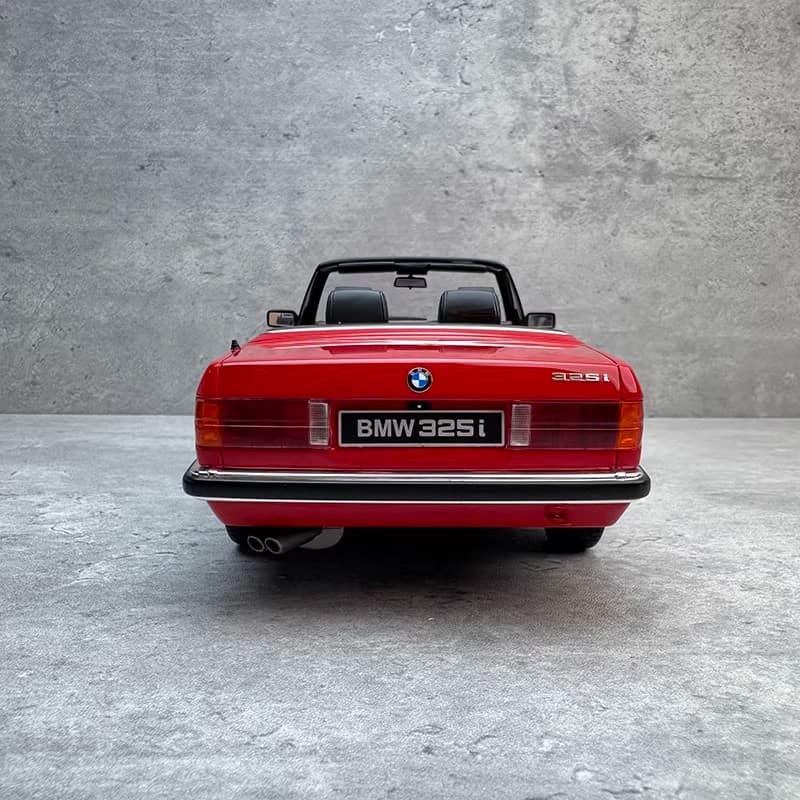 OTTO 1:18 BMW 325i Resin Model