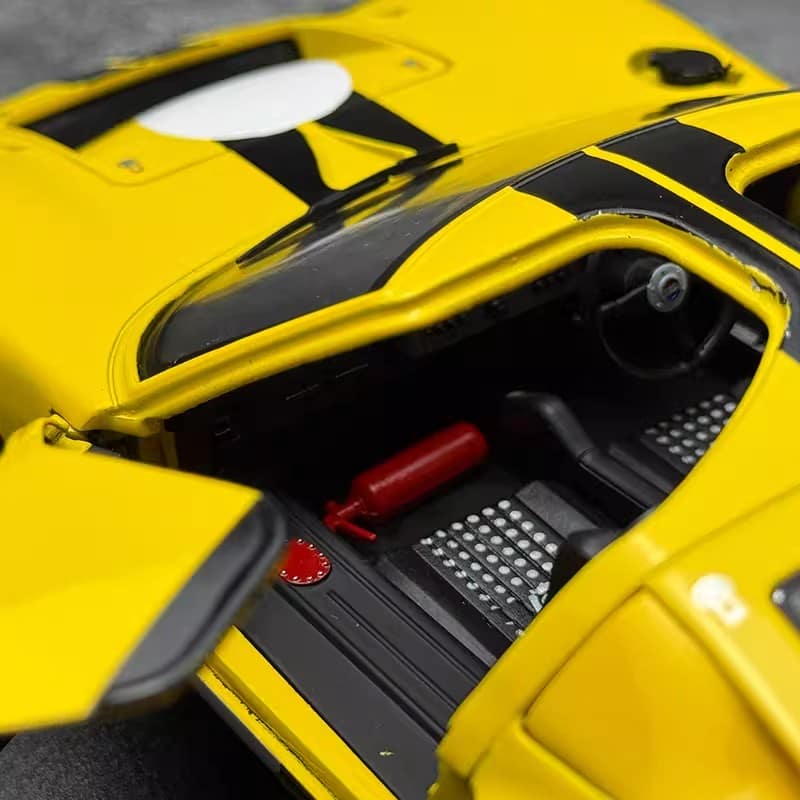 Solido 1:18 Ford GT40 Mk I 1968 Diecast Model