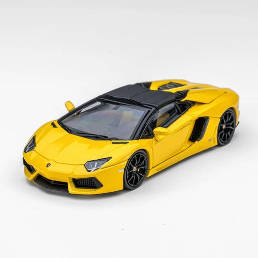 CLASSIC GARAGE 1:64 Lamborghini Aventador LP700-4 Roadster Diecast Model