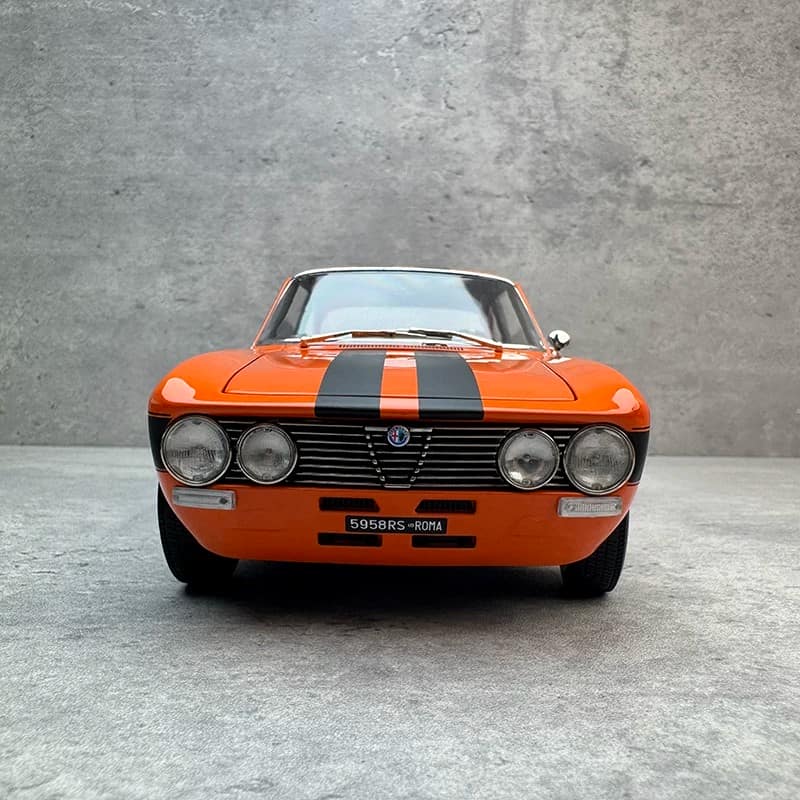 Norev 1:18 Alfa Romeo 2000 GTV 1973 Diecast Model – Classic Italian Coupe