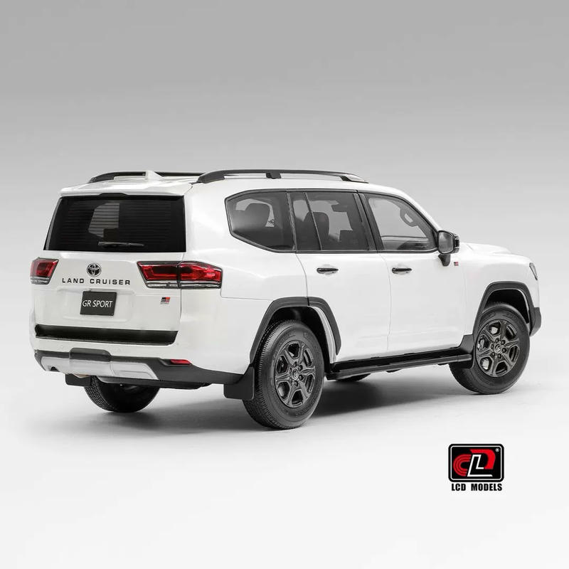LCD 1:18 Toyota Land Cruiser 300 GR Sport Diecast Model