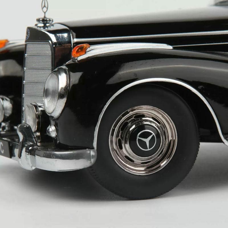 KK Scale 1:18 Mercedes-Benz 300 Sc Cabriolet 1957 Black Diecast