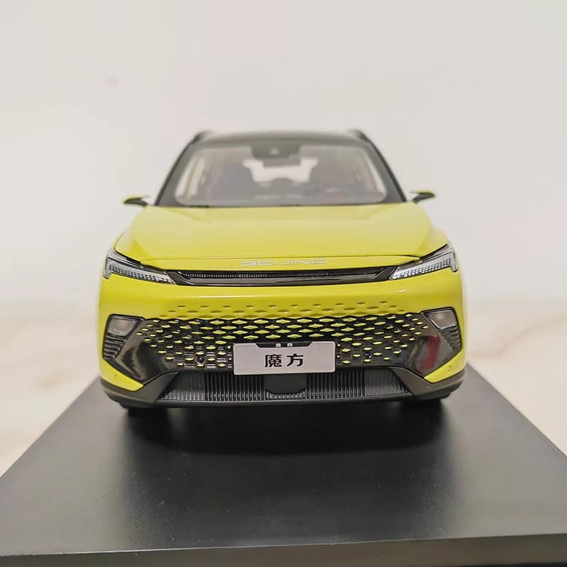 Original Factory 1:18 Beijing Magic Cube Alloy Diecast Model Car