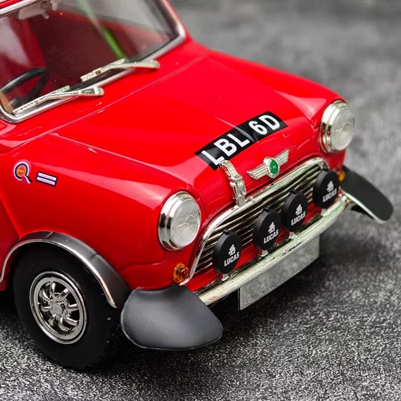 Tiny 1:18 BMW MINI #177 Alloy Collector Display Model
