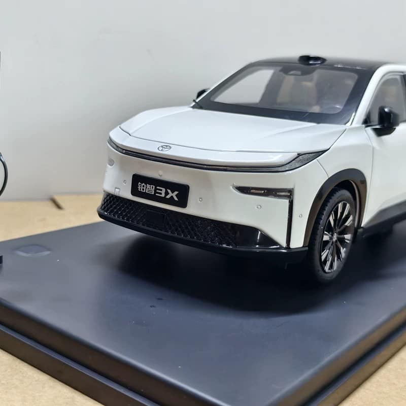 Official 1:18 GAC Toyota bZ3X Diecast Model Car – Alloy New Energy SUV Collector