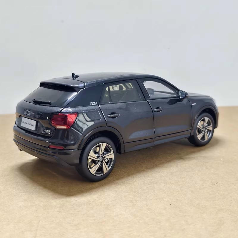 1:18 Audi Q2L Diecast Model Car