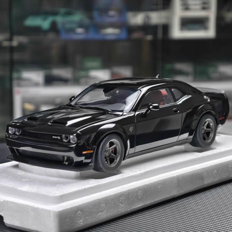AUTOart 1:18 Dodge Challenger SRT 2023