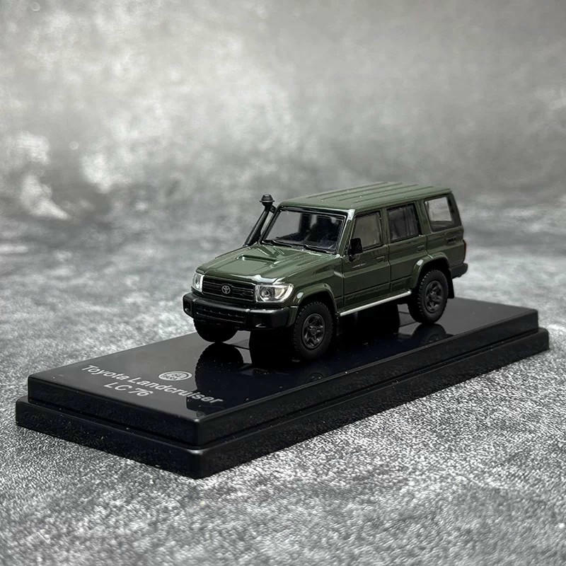 PARA 1:64 Toyota Land Cruiser 76 2014 Diecast Model Car