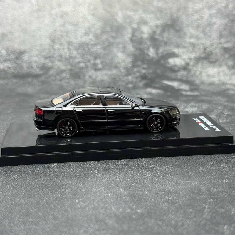 MotorHelix 1:64 Audi S8 (D3) 2008 Diecast Model