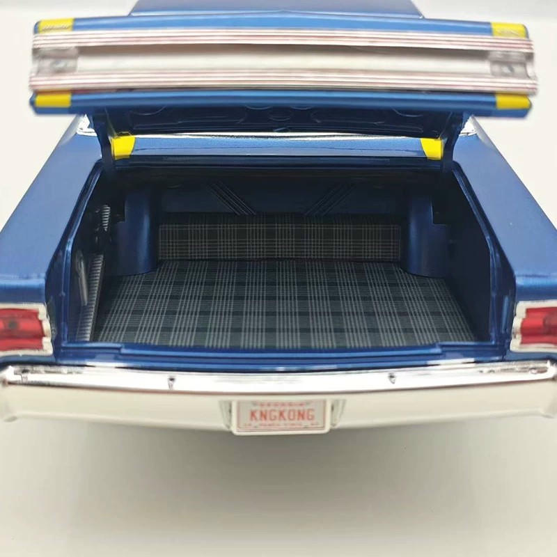 ACME 1967 Plymouth Belvedere GTX 426 HEMI 1:18 Diecast Model Car