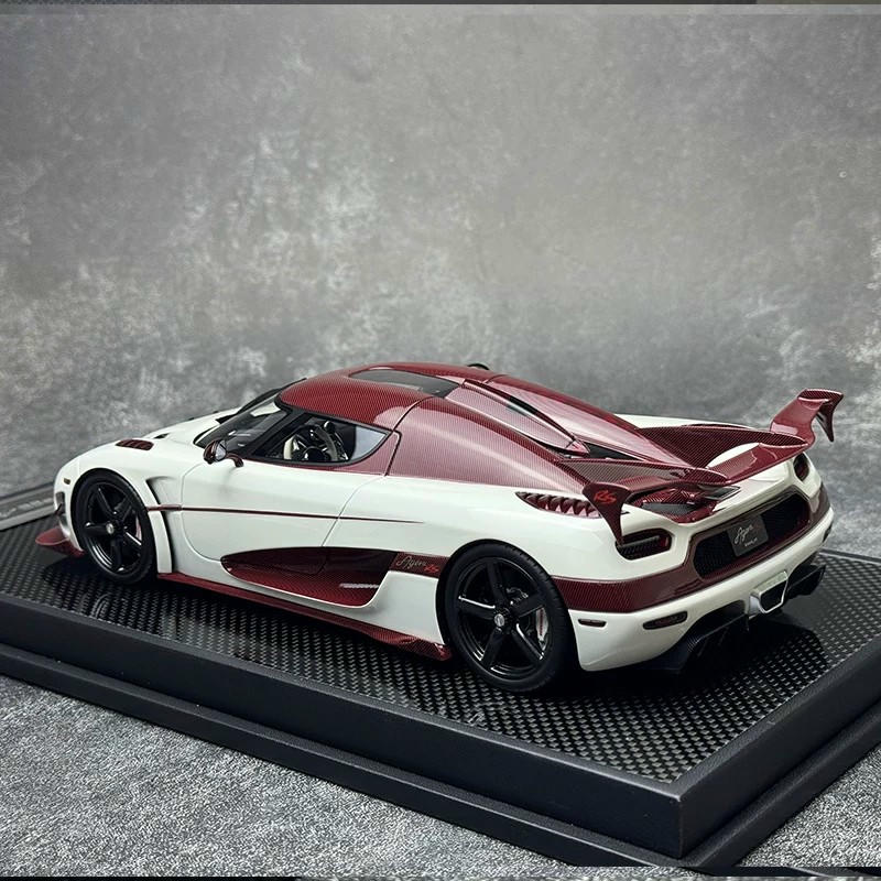 VMB 1:18 Koenigsegg Agera RS Resin Model – White / Red