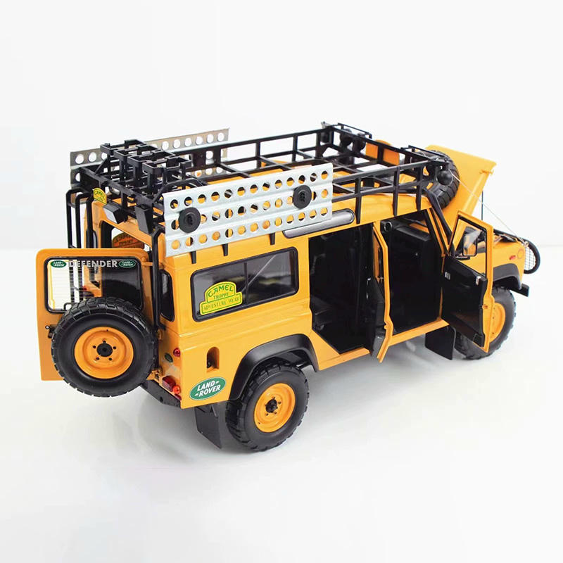 Almost Real 1:18 Land Rover Defender 110 Camel Trophy 1993 Diecast Model