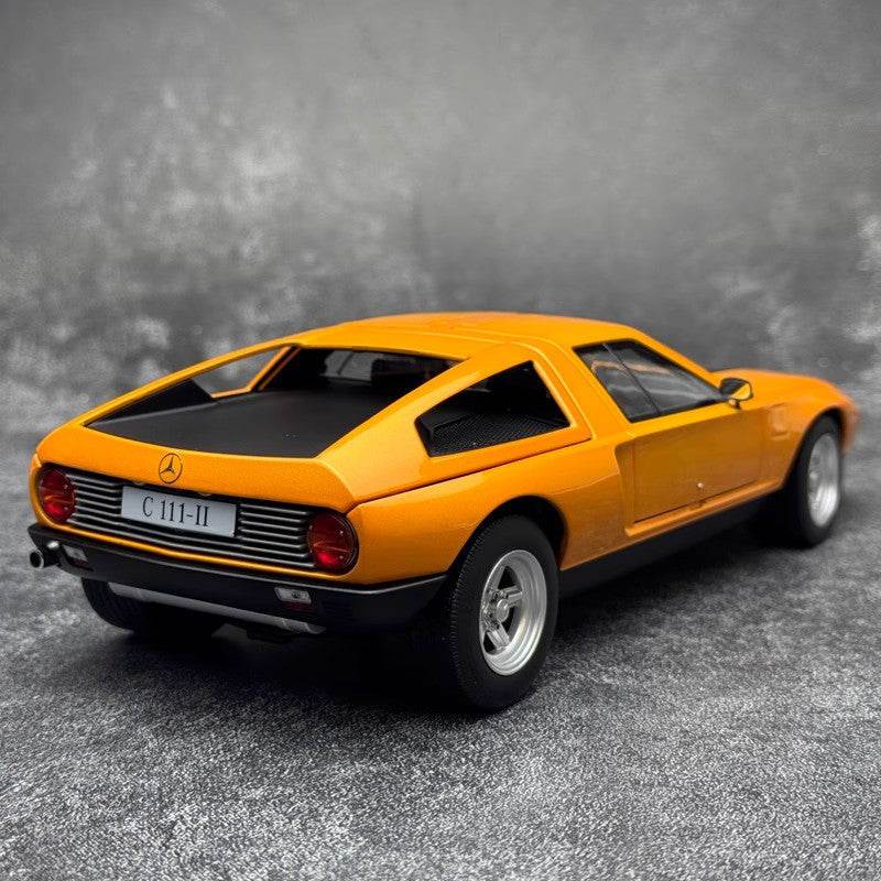 NOREV 1:18 Alloy Model – Iconic Vertical Engine Design with Opening Features
