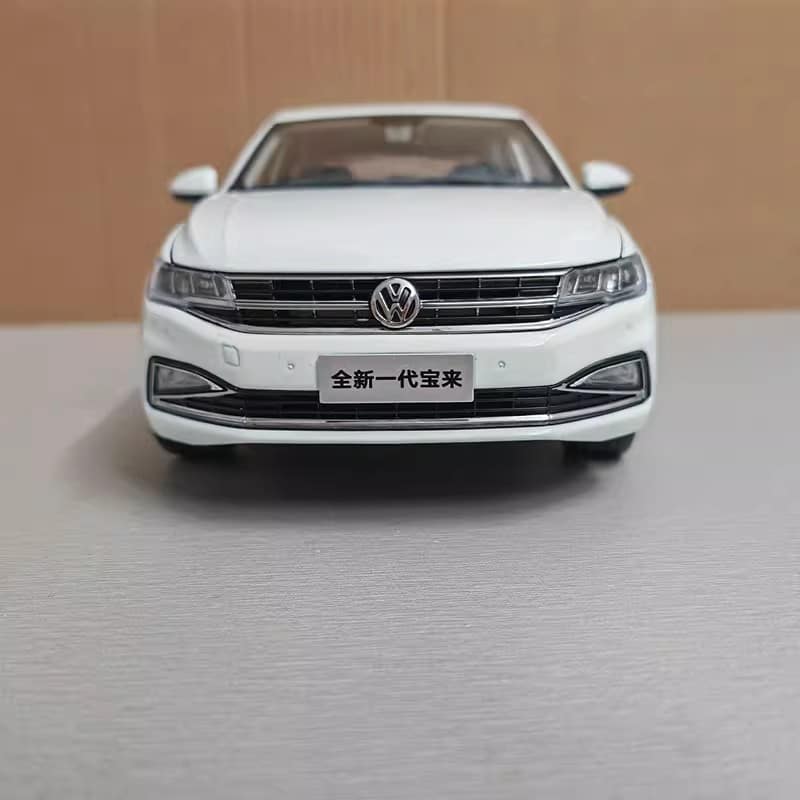 original 1:18 Volkswagen Bora Diecast Model Car