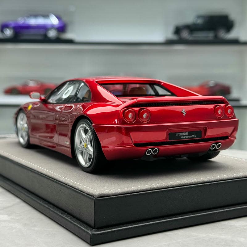V8 Model 1:18 Ferrari F355 Resin Model Car