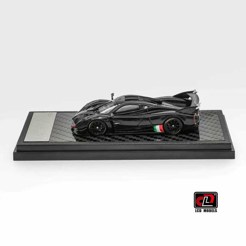 LCD 1:64 Pagani Huayra R – Black Carbon
