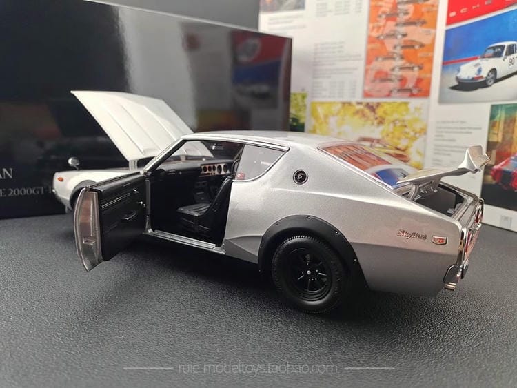 Kyosho 1:18 Die-Cast Model Car (Silver, Model No. 08255S)