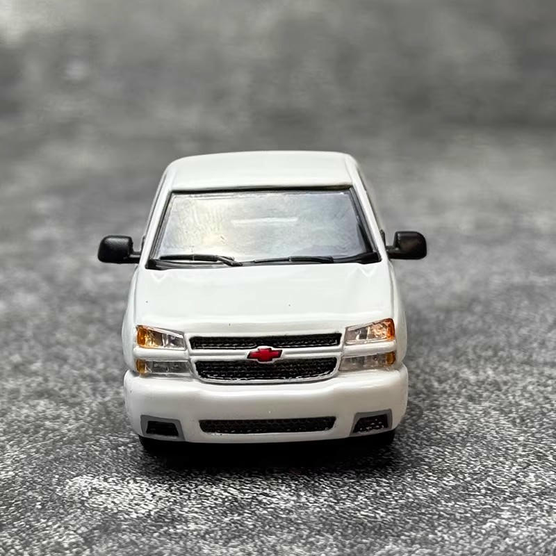 PARA 64 1:64 Chevrolet Silverado 2006 Model
