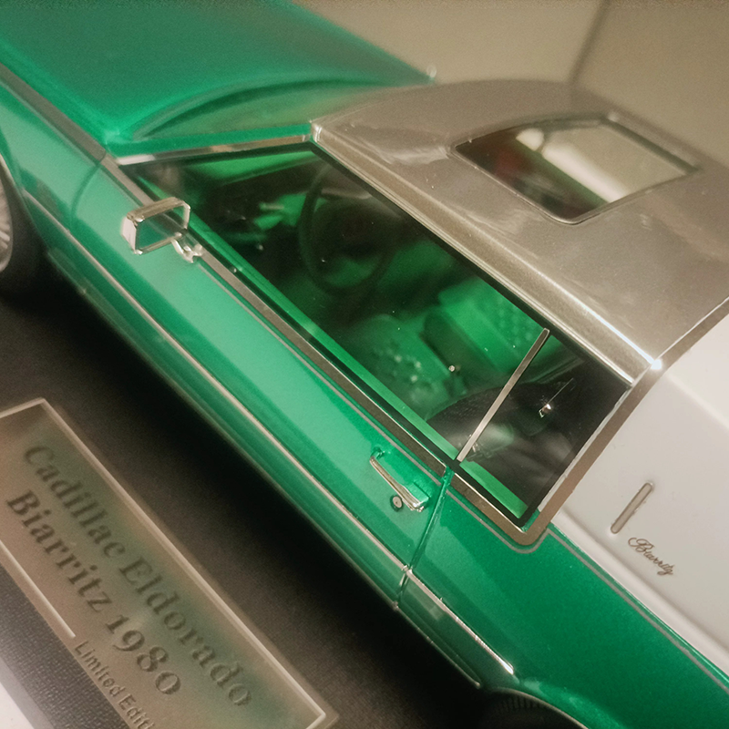 AMC 1:18 Cadillac Eldorado Biarritz 1980 Diecast Model
