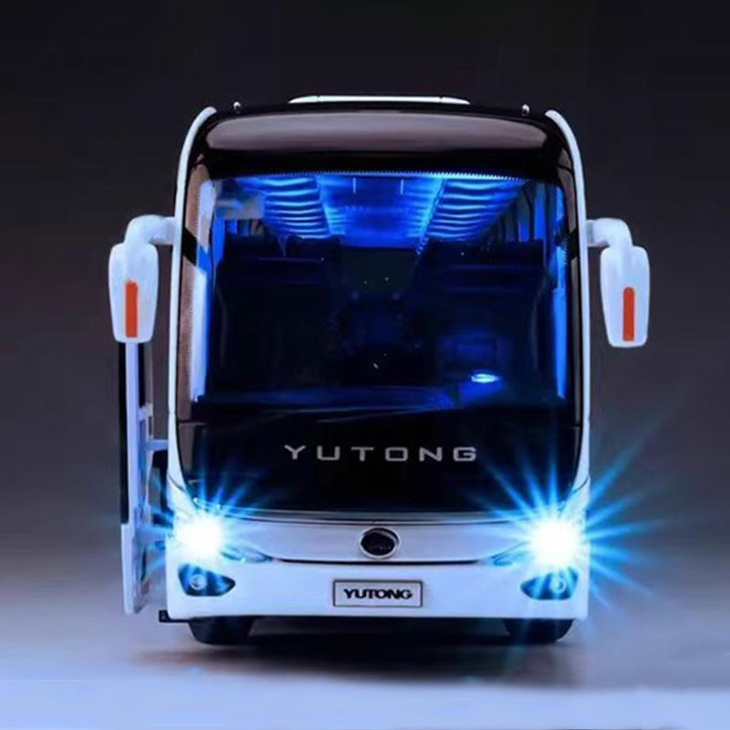 1:42 Yutong C12PRO Bus Diecast Opening Model