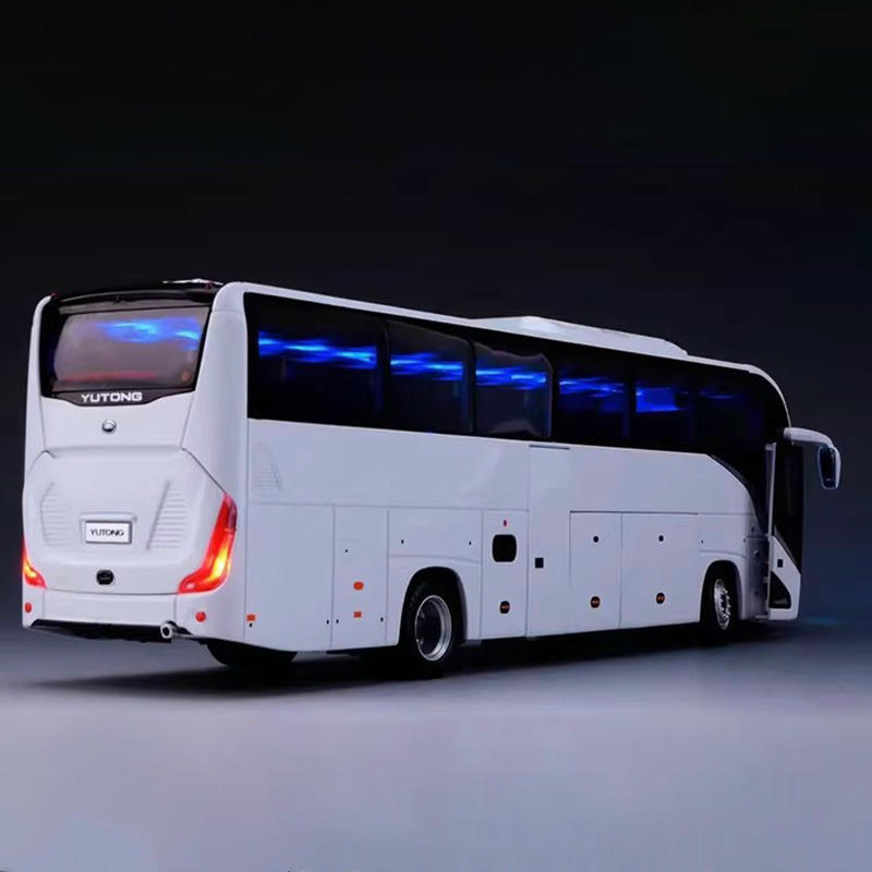 1:42 Yutong C12PRO Bus Diecast Opening Model