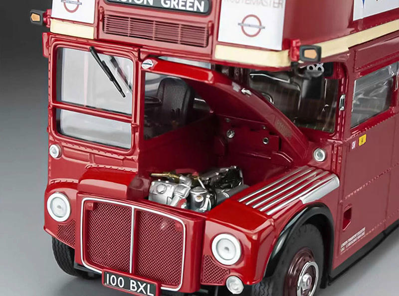SunStar 1:24 London Double-Decker Bus Diecast Model Car