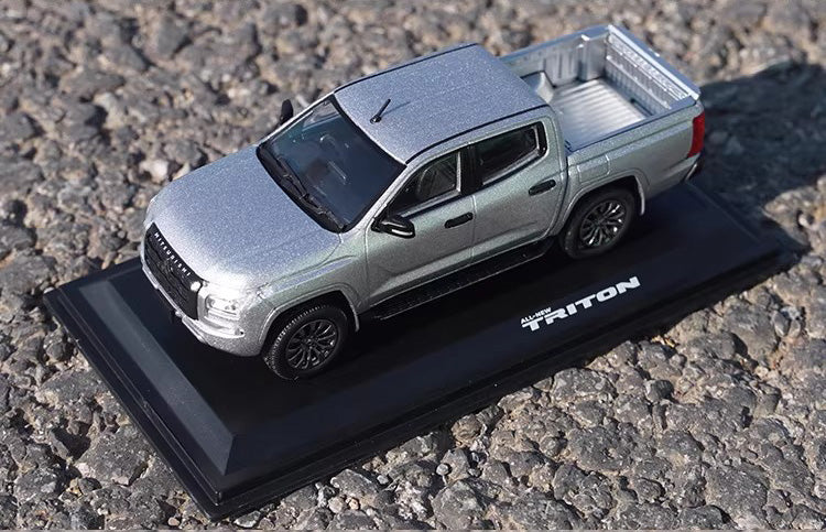 Mitsubishi Triton 1:43 Alloy Diecast Model – YX car model