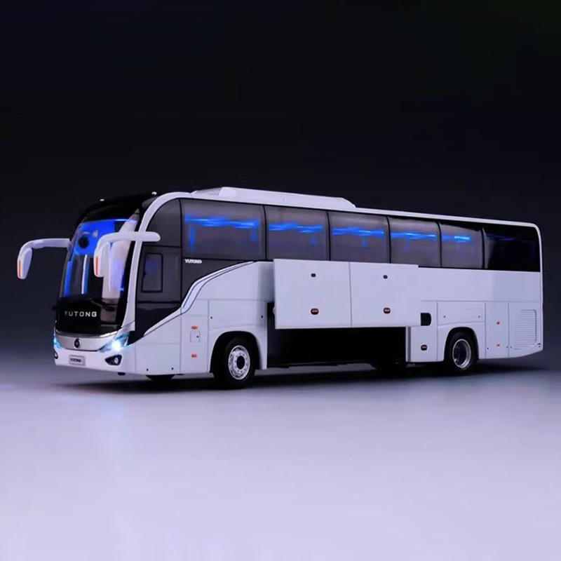 1:42 Yutong C12PRO Bus Diecast Opening Model