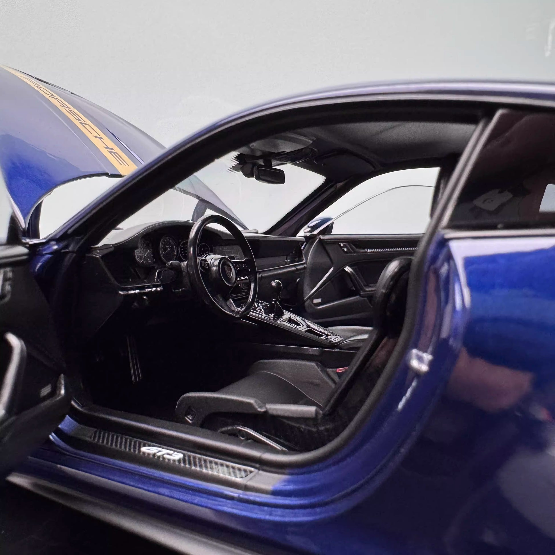 Norev Porsche 911 (992) GT3 2021 1:18 Diecast Model Car