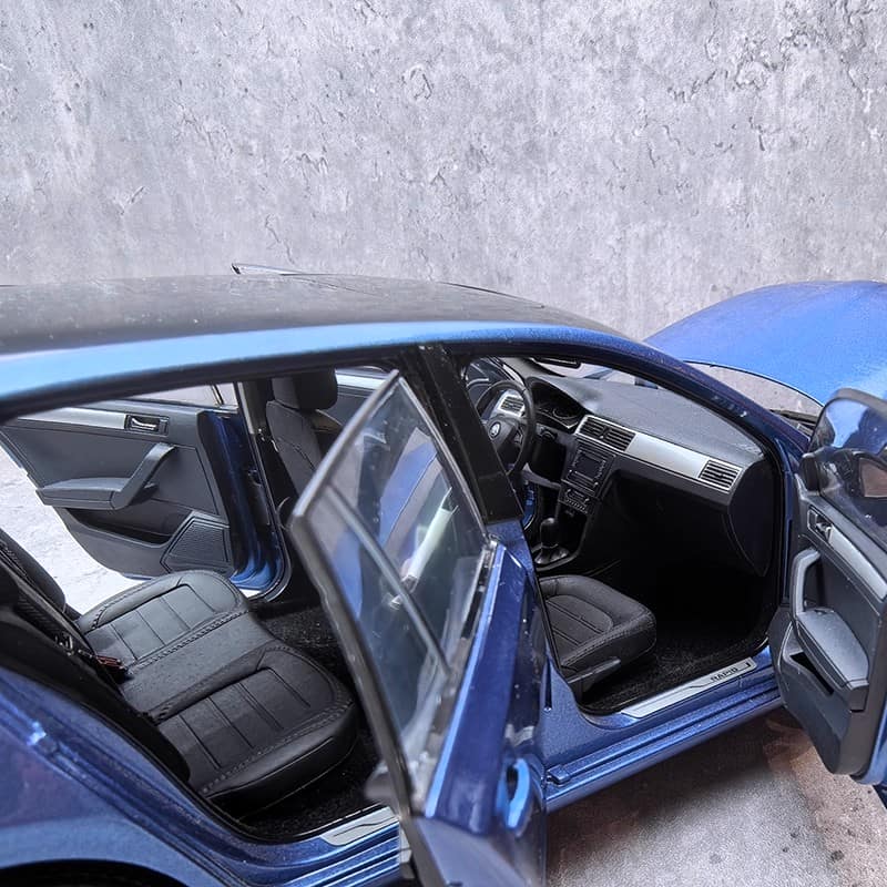 SAIC1:18 Scale Volkswagen Skoda Rapid Die-Cast Model Car