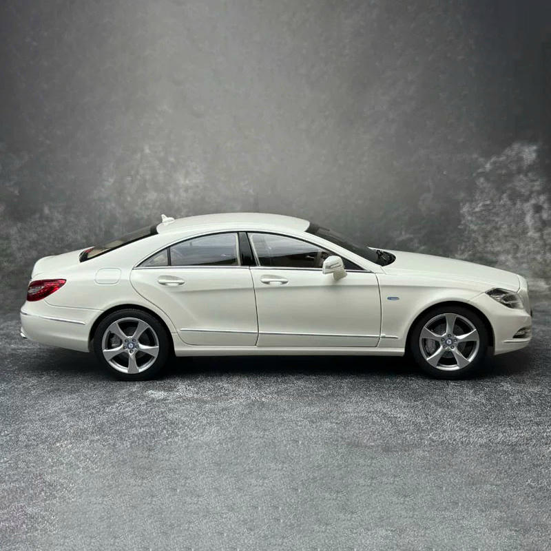 Norev 1:18 Mercedes-Benz CLS-Class Coupe (C218) 2011 Diecast Model