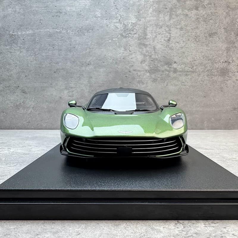 GT Spirit 1:18 Aston Martin Valhalla Resin Model-GT558