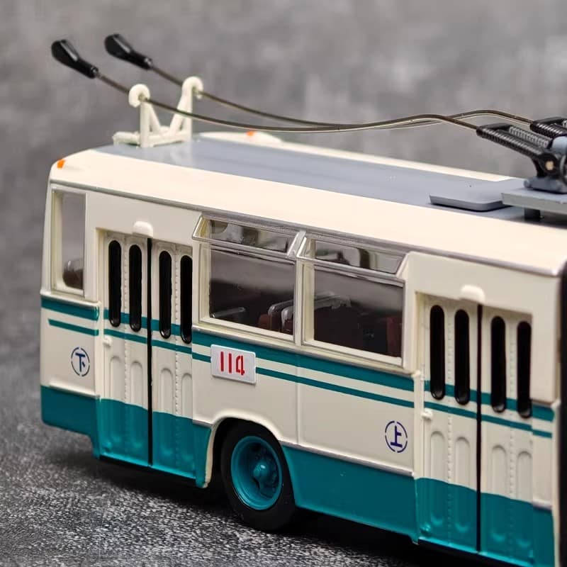1:64 Beijing Trolleybus BD562 – Route 114 / Route 111 Diecast Bus Model
