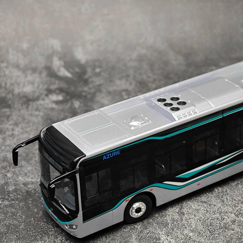 1:42 Higer Azure Bus Alloy Diecast Model with Lights
