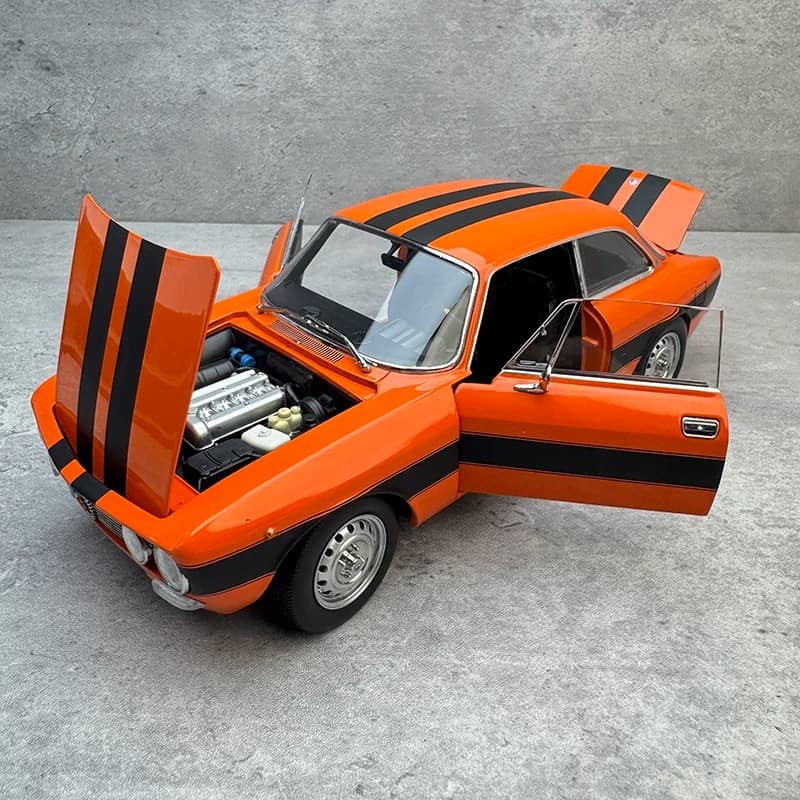 Norev 1:18 Alfa Romeo 2000 GTV 1973 Diecast Model – Classic Italian Coupe