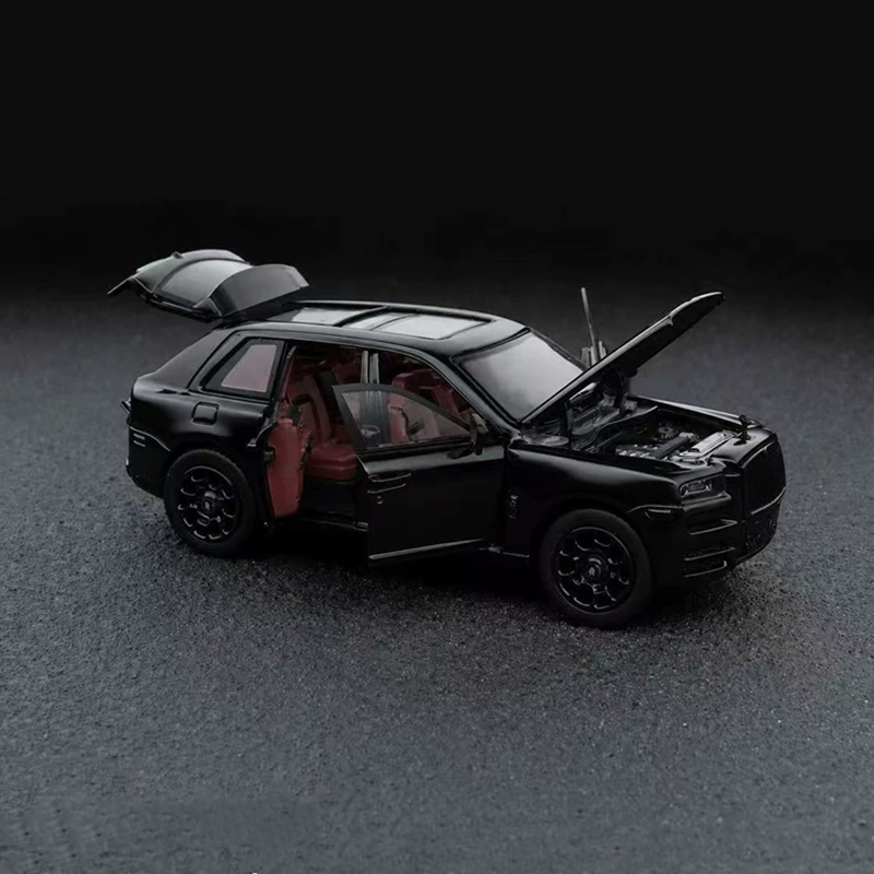 DCM 1:64 Rolls-Royce Cullinan Black Badge Full Opening Diecast Model