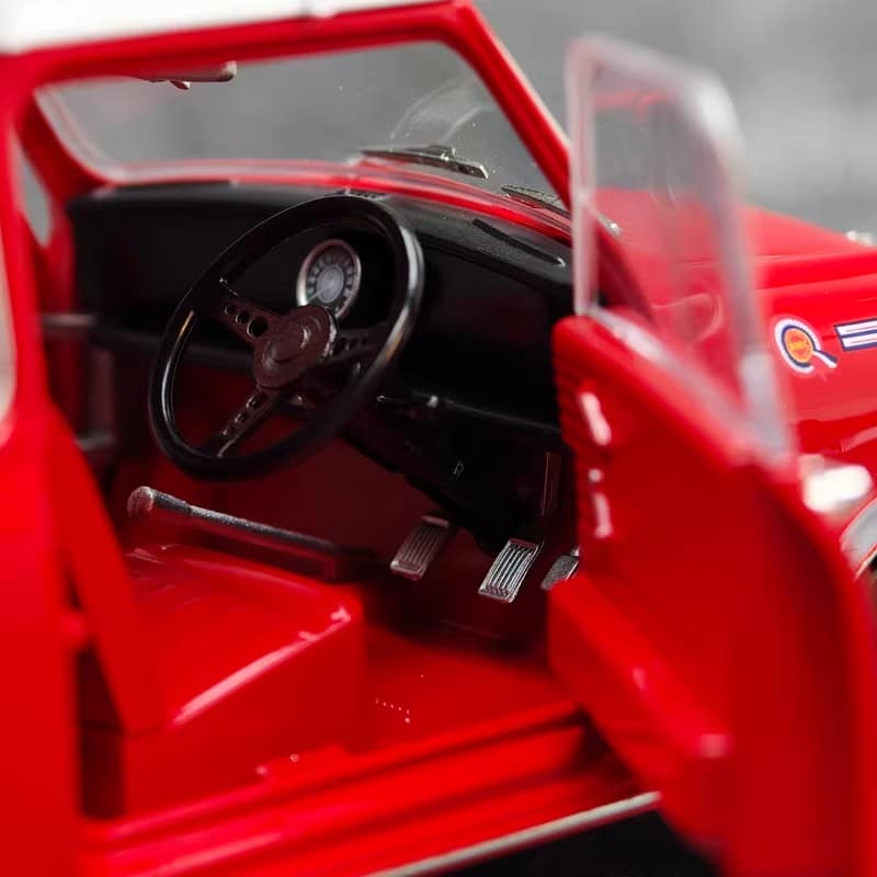 Tiny 1:18 BMW MINI #177 Alloy Collector Display Model