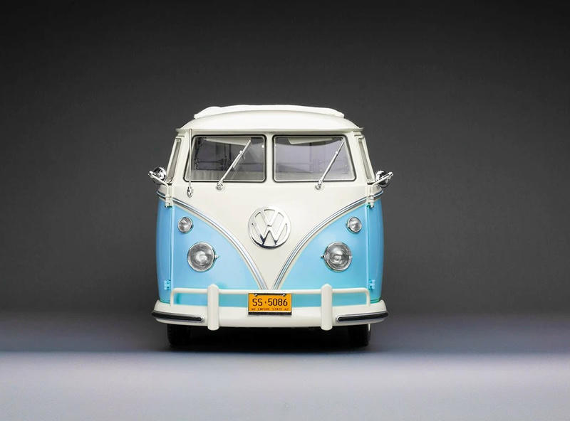 SunStar Volkswagen T1 Samba 1962 1:12 Diecast Model Bus