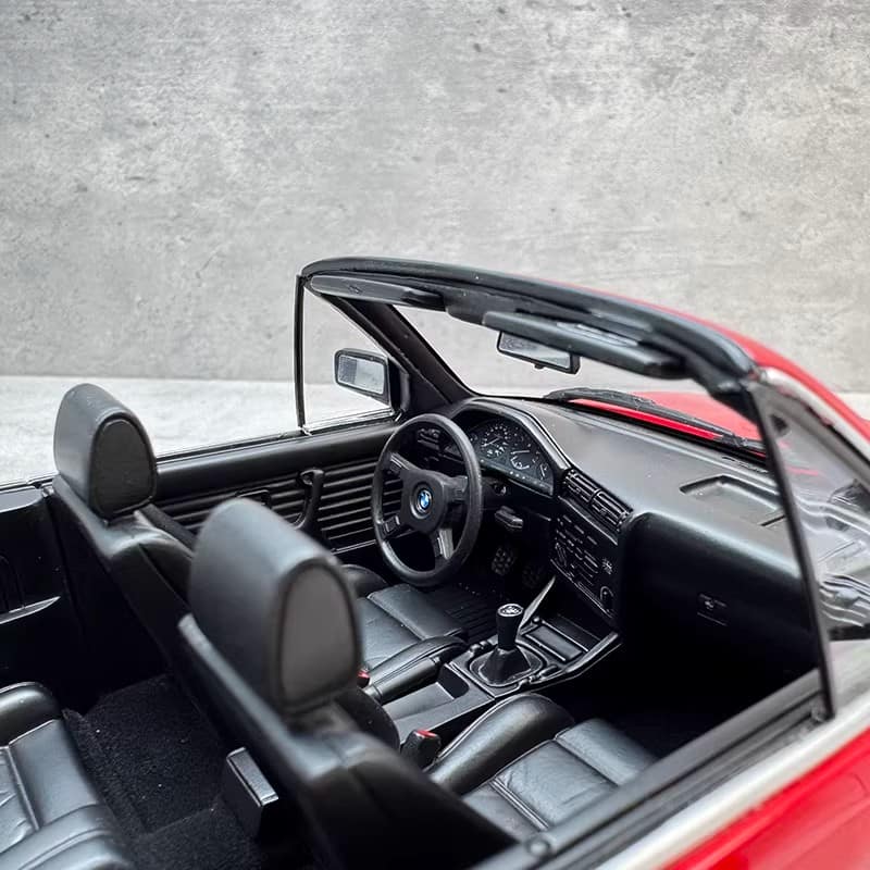 OTTO 1:18 BMW 325i Resin Model